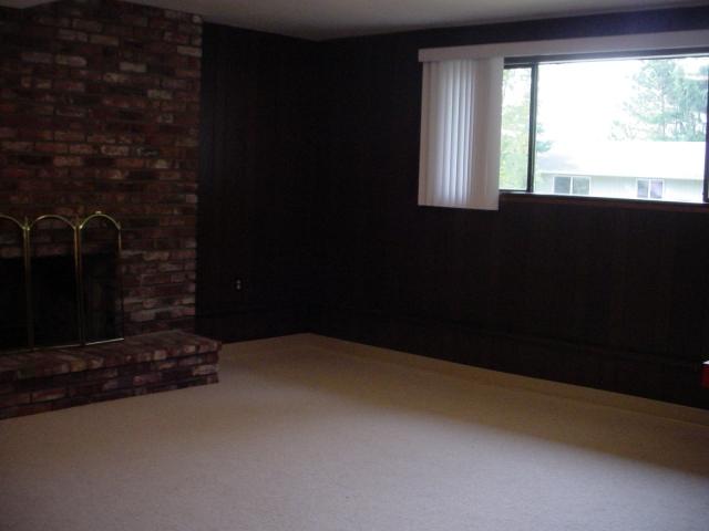 Here you can see the big window, similar to the once in the living room.