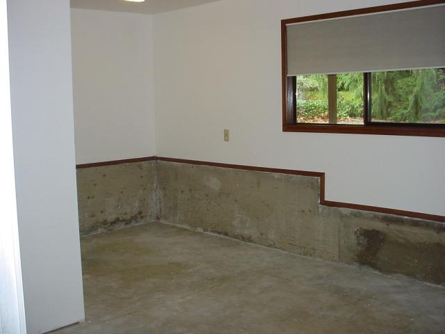 The size and frequency of outlets makes this a good candidate for a make up lab.  I told my folks I would have one when I got a house and by golly, I gonna get it.